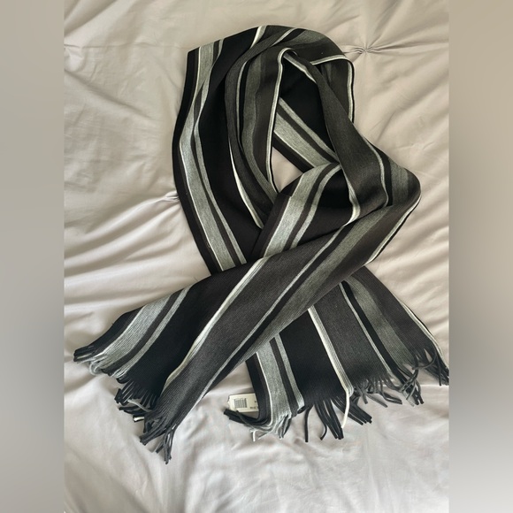 London fog black grey and white scarf - Picture 1 of 2